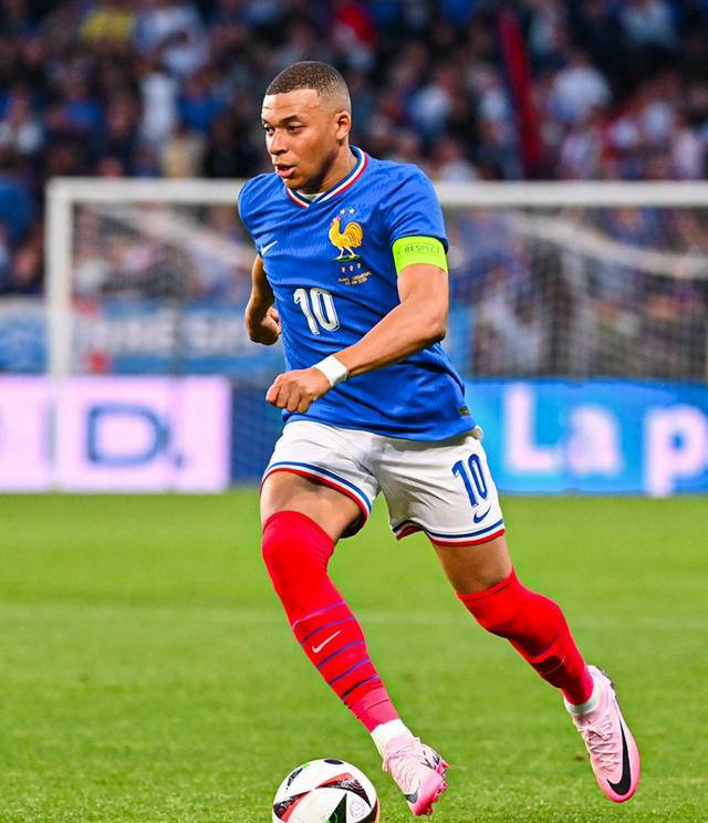 爱游戏官网-关于姆巴佩在美国队比赛中重要助攻，比赛规则变更引发热议！气势如虹延续的信息