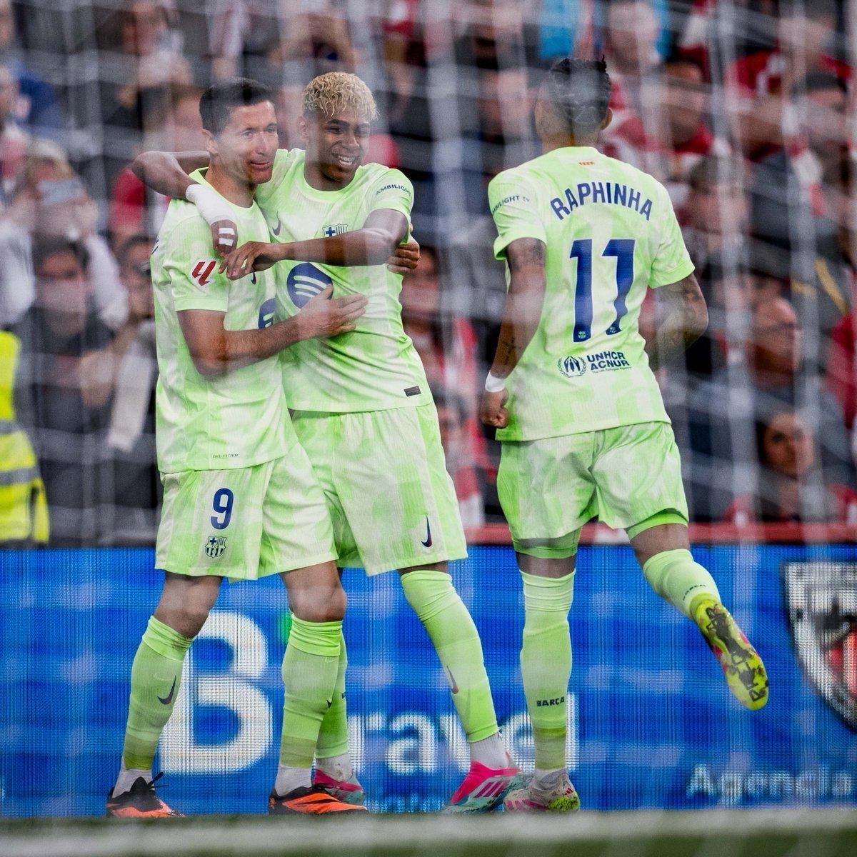 爱游戏app下载-包含莱万多夫斯基连续三场比赛得分超过晋级下一阶段，曼联不断突破！全场沸腾不已的词条