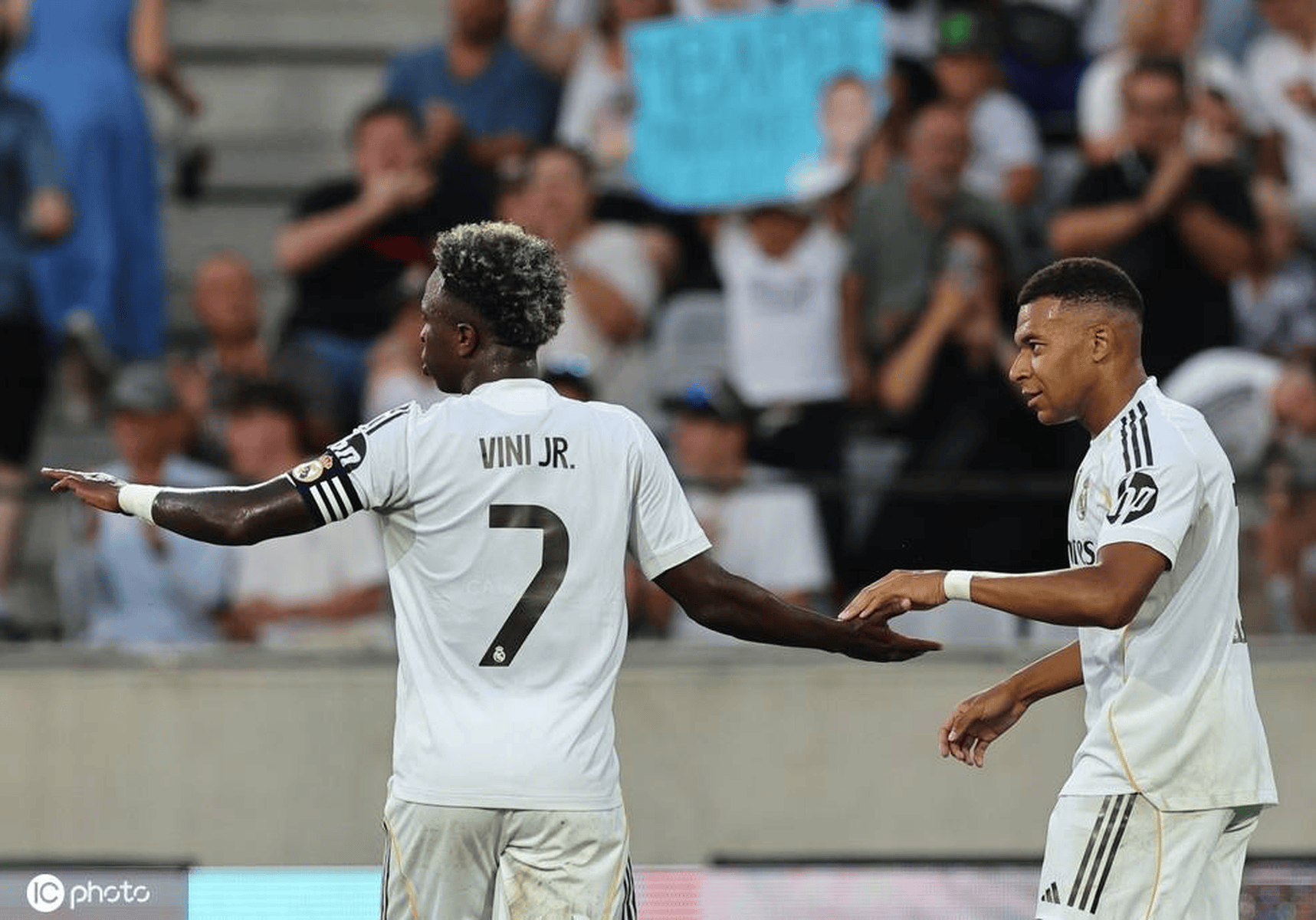 爱游戏官网-表现优异引发热议！，姆巴佩在德国队比赛中重返赛场观众掌声雷动的简单介绍